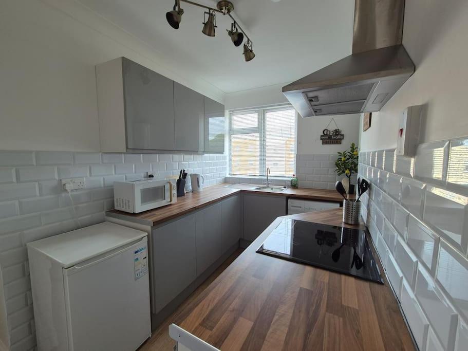 #26C 2 Bed Apartment Портсмът Екстериор снимка