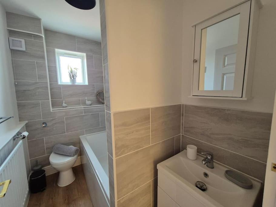 #26C 2 Bed Apartment Портсмът Екстериор снимка