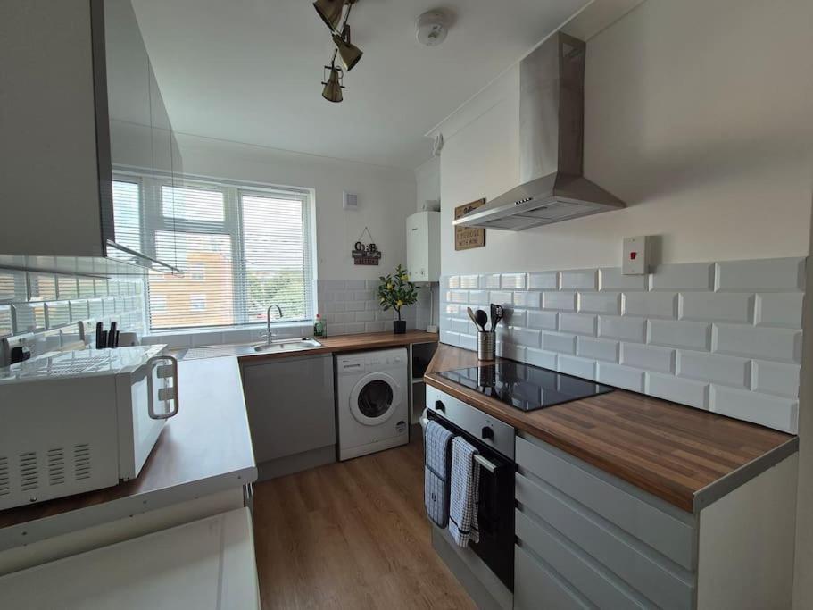 #26C 2 Bed Apartment Портсмът Екстериор снимка