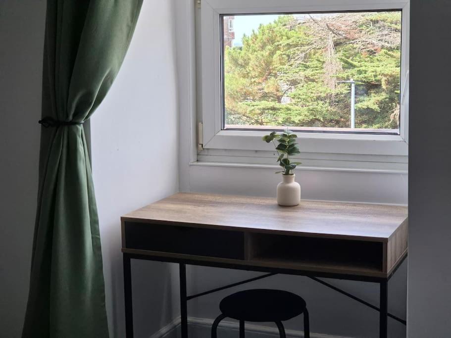 #26C 2 Bed Apartment Портсмът Екстериор снимка