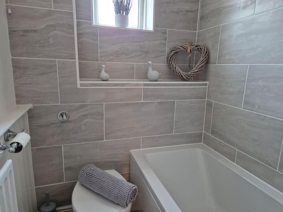 #26C 2 Bed Apartment Портсмът Екстериор снимка
